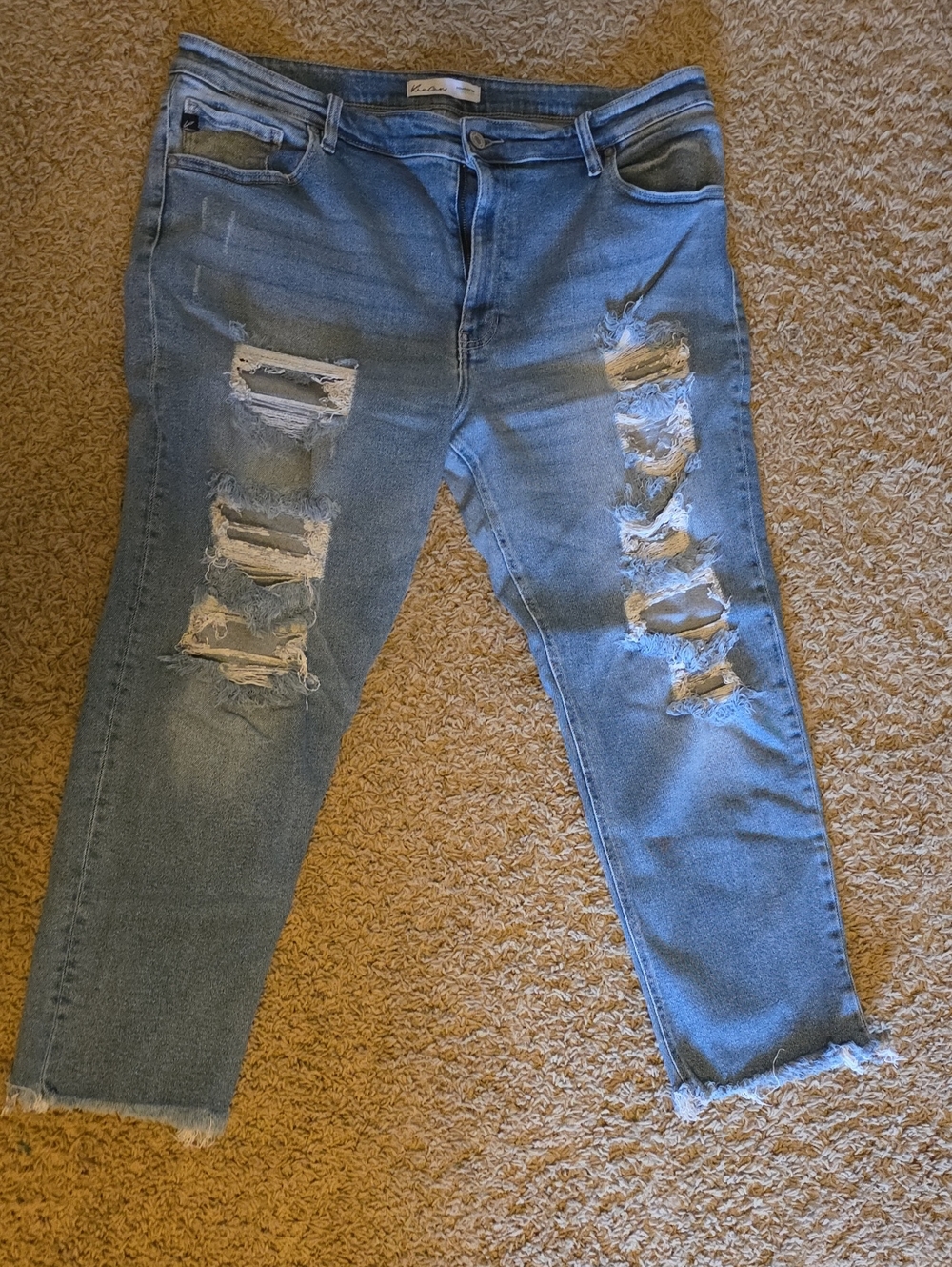 KanCan Light Blue Distressed Ankle Jeans